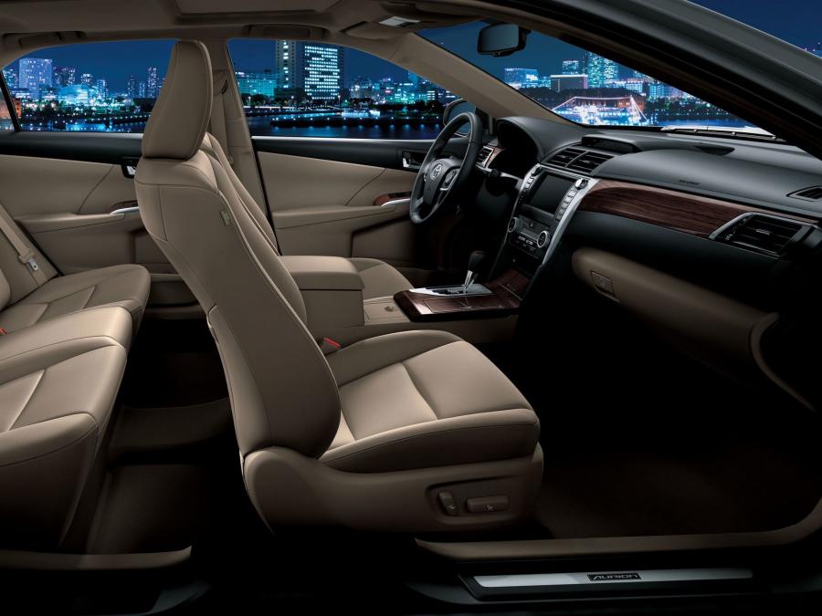  Toyota Aurion Sportivo 2012 года  (UAE) (фото 4 из 4)